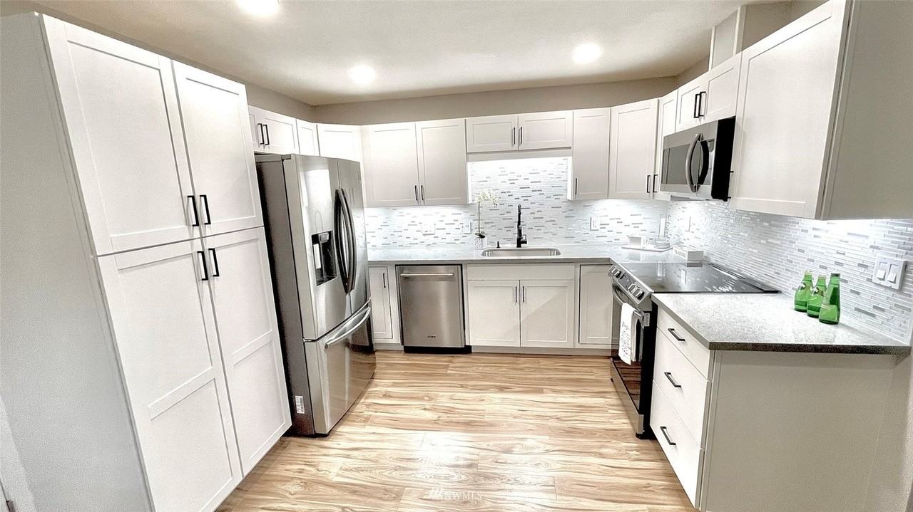 10417 Aqua Way S #1 - Photo 5 of 12