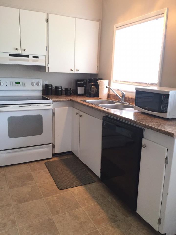 424 15th Street East - Photo 4 of 16