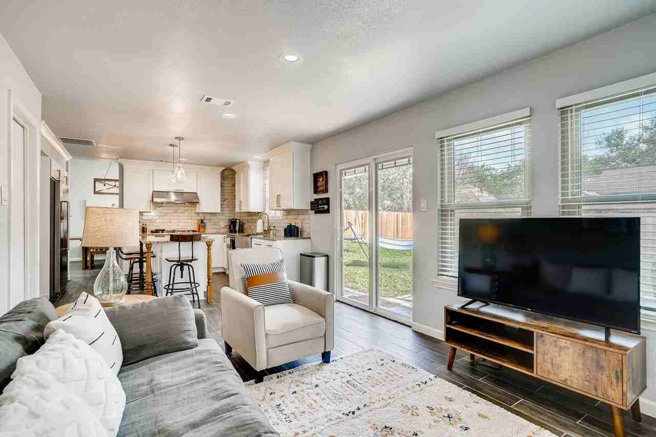 2201 Rosemary Ln #1314609P - Photo 4 of 30