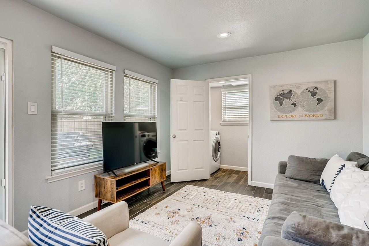 2201 Rosemary Ln #1314609P - Photo 5 of 30