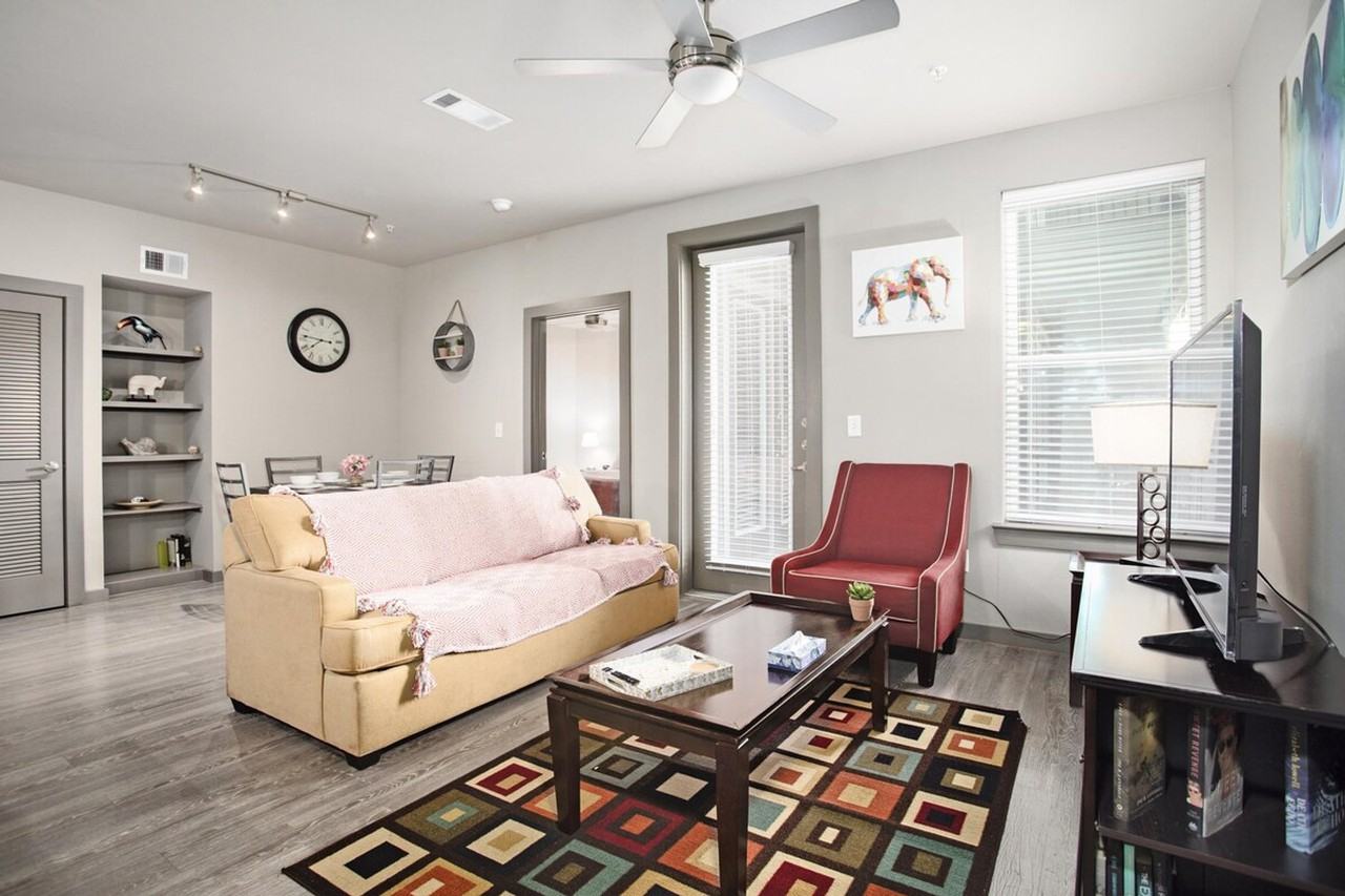 976 S Braeswood Blvd #1359161P - Photo 2 of 21