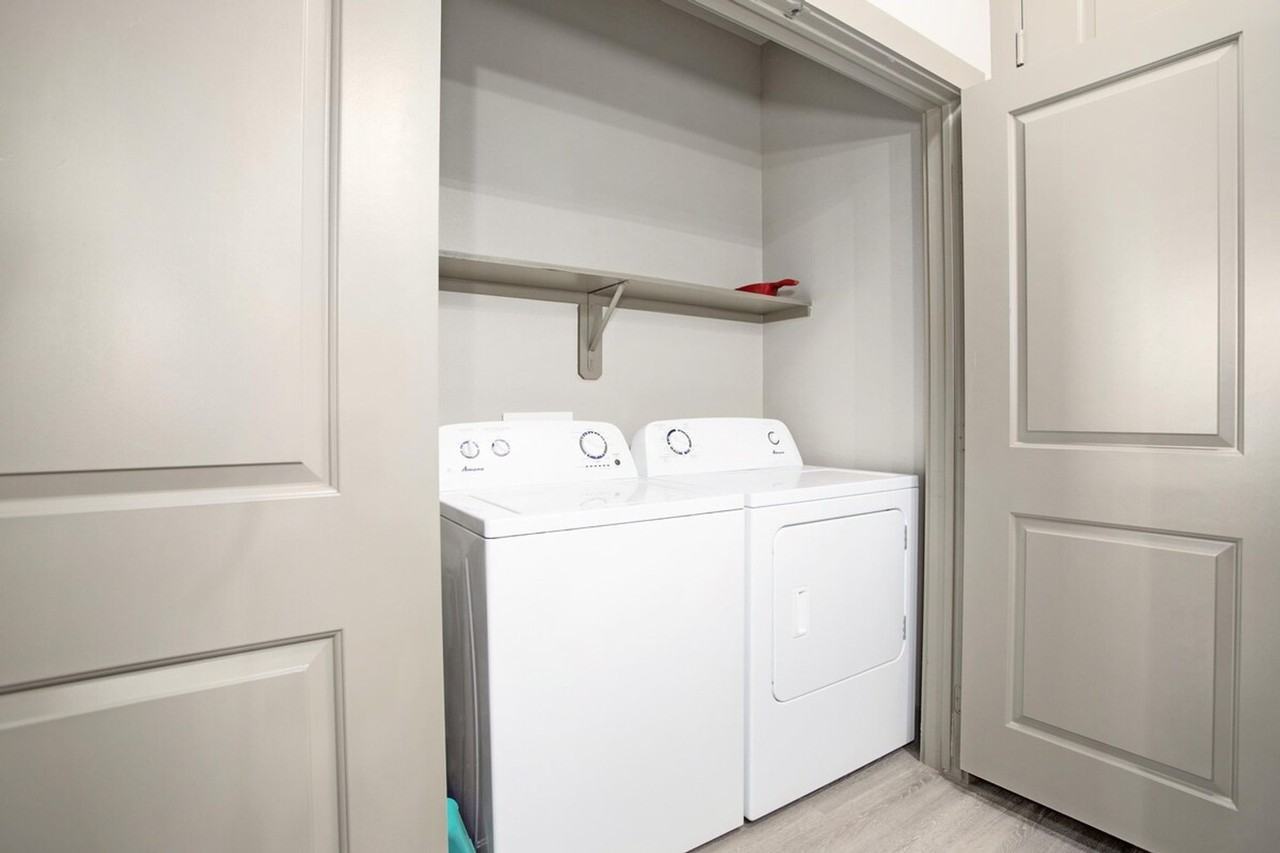 976 S Braeswood Blvd #1359161P - Photo 4 of 21