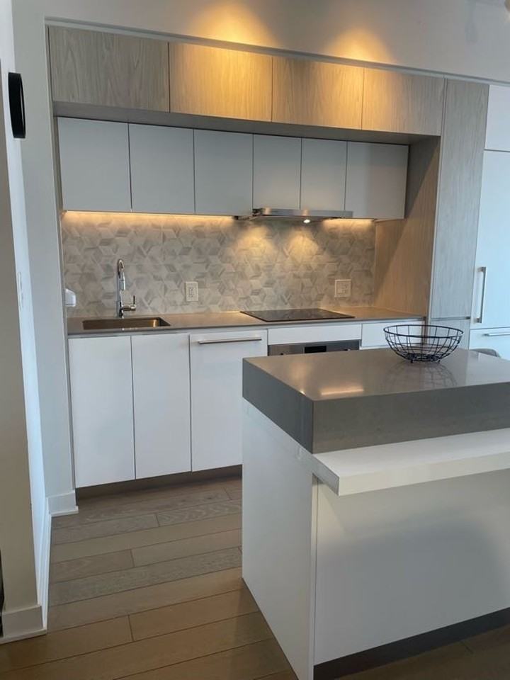 1275 Rue De La Montagne #1459286P - Photo 4 of 50