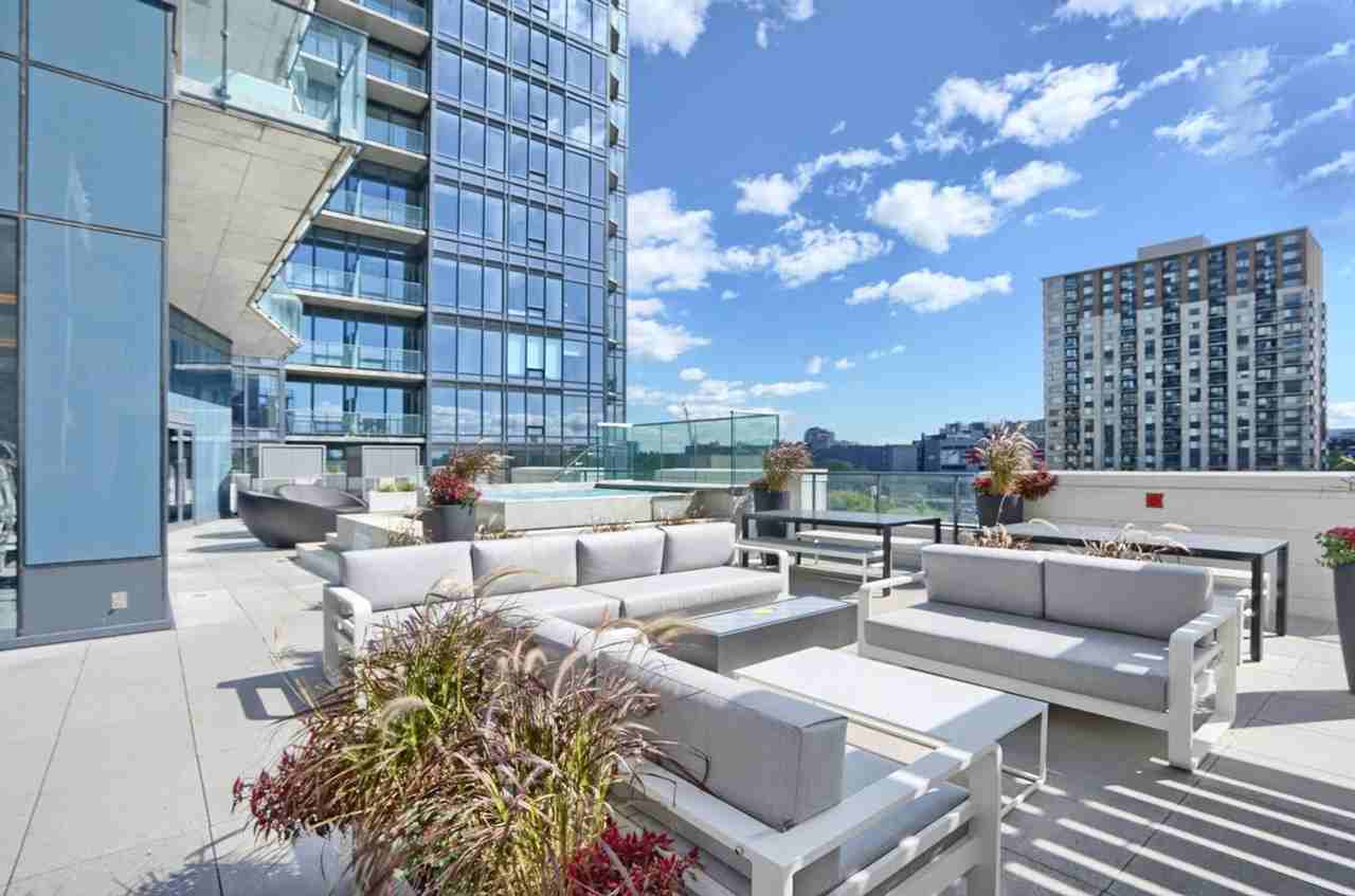 1275 Rue De La Montagne #1459286P - Photo 5 of 50