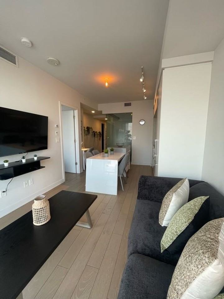 1275 Rue De La Montagne #1459286P - Photo 3 of 50