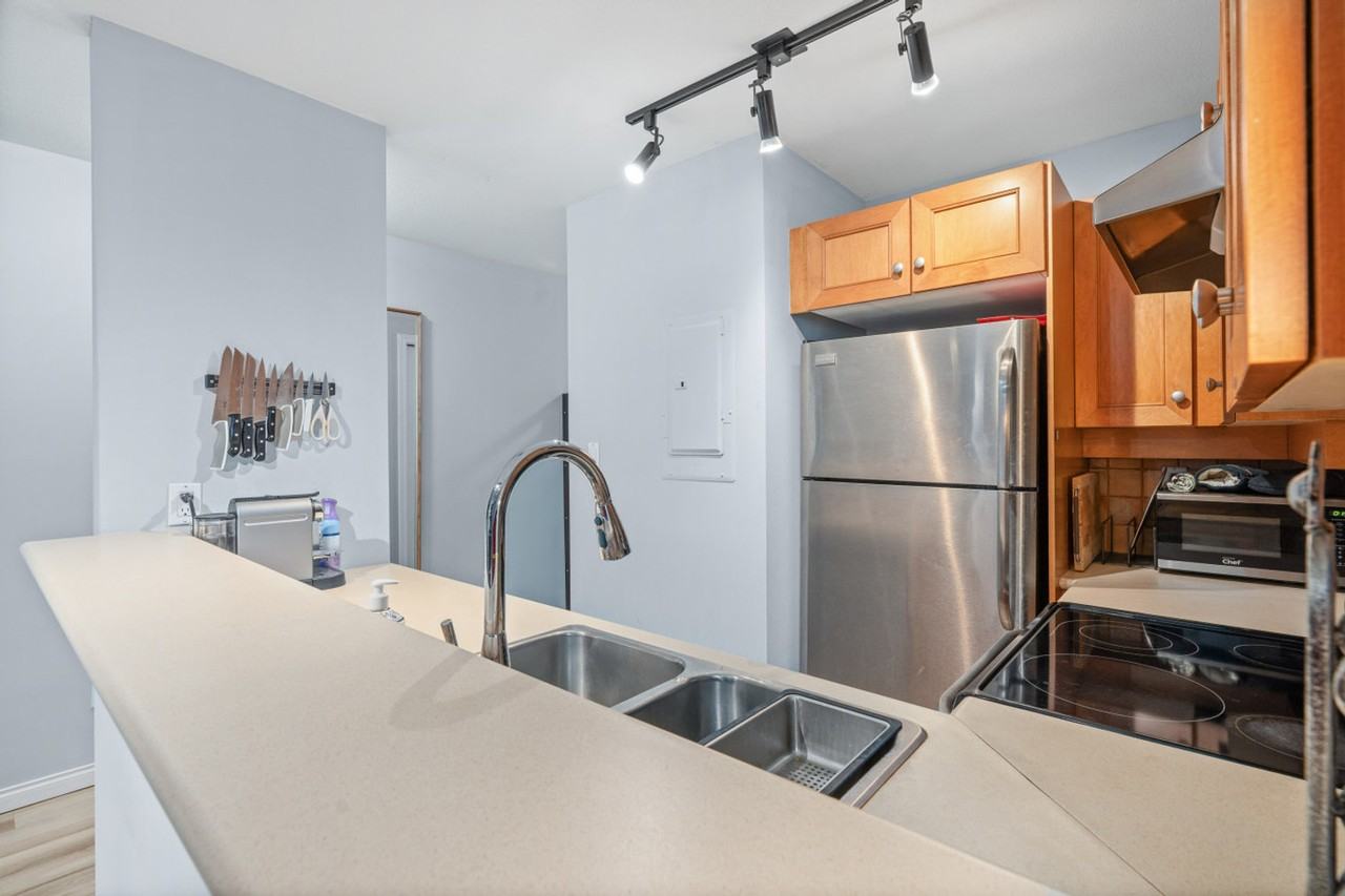 3335 West 4th Ave #1464954P - Photo 3 of 26