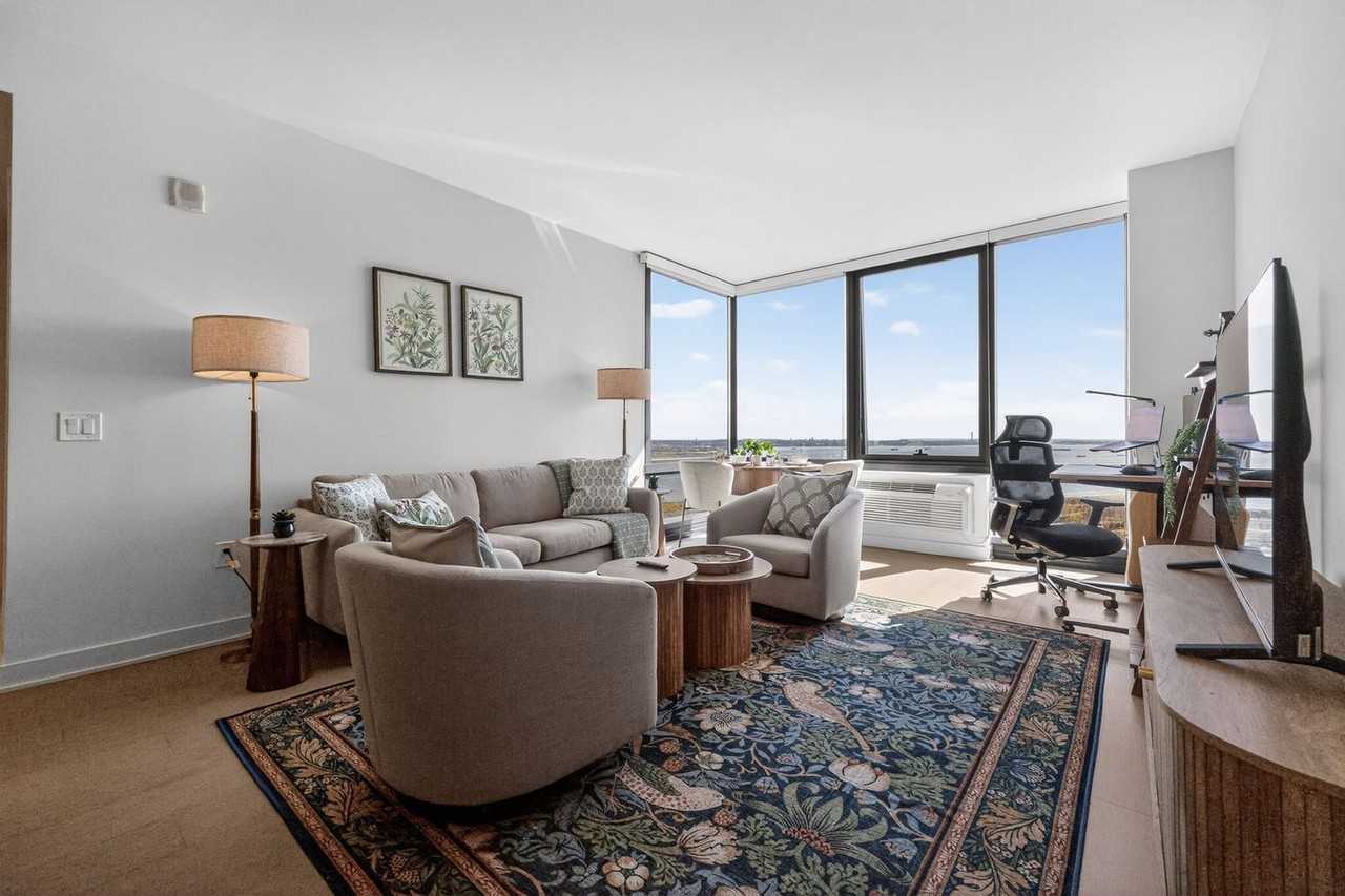 33 Park View Ave #1471251P - Photo 4 of 50