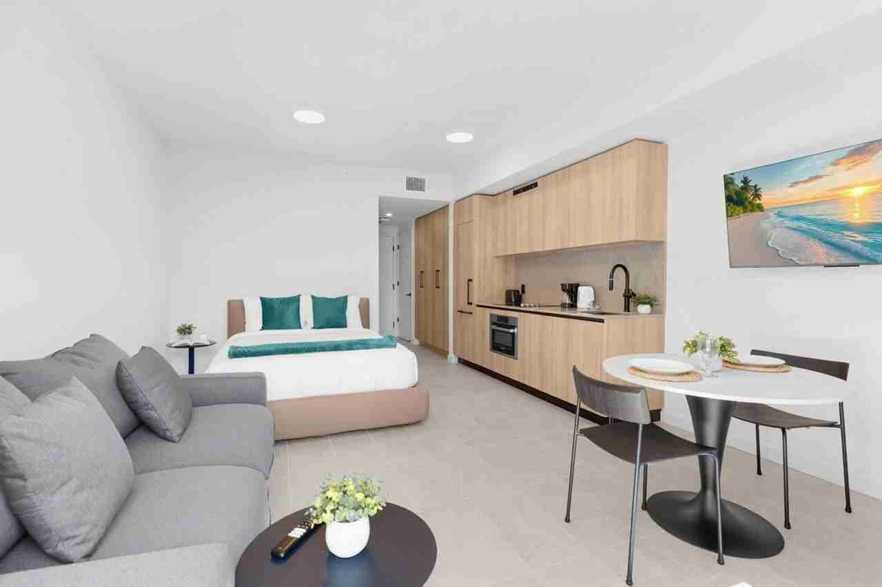 501 Ne 1st Ave #1502664P - Photo 2 of 17