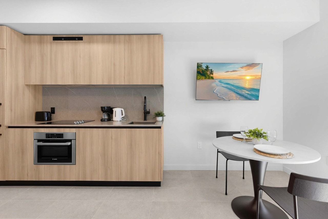 501 Ne 1st Ave #1502664P - Photo 3 of 17