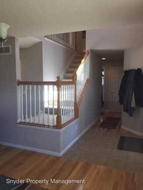 3916 Pebblebrook Ln - Photo 2 of 9