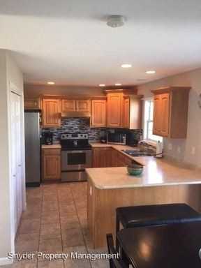 3916 Pebblebrook Ln - Photo 3 of 9