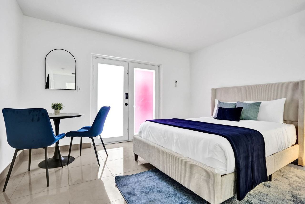 905 N Federal Hwy #1504072P - Photo 2 of 33