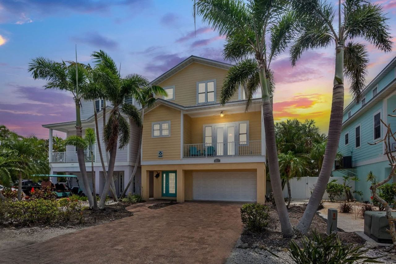 145 50th St #1504767P - Photo 4 of 38