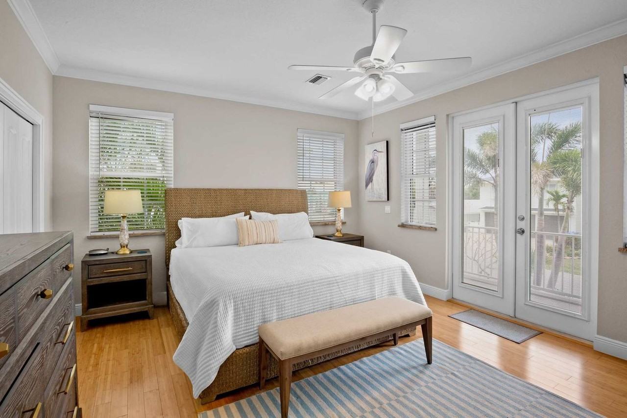 145 50th St #1504767P - Photo 7 of 38