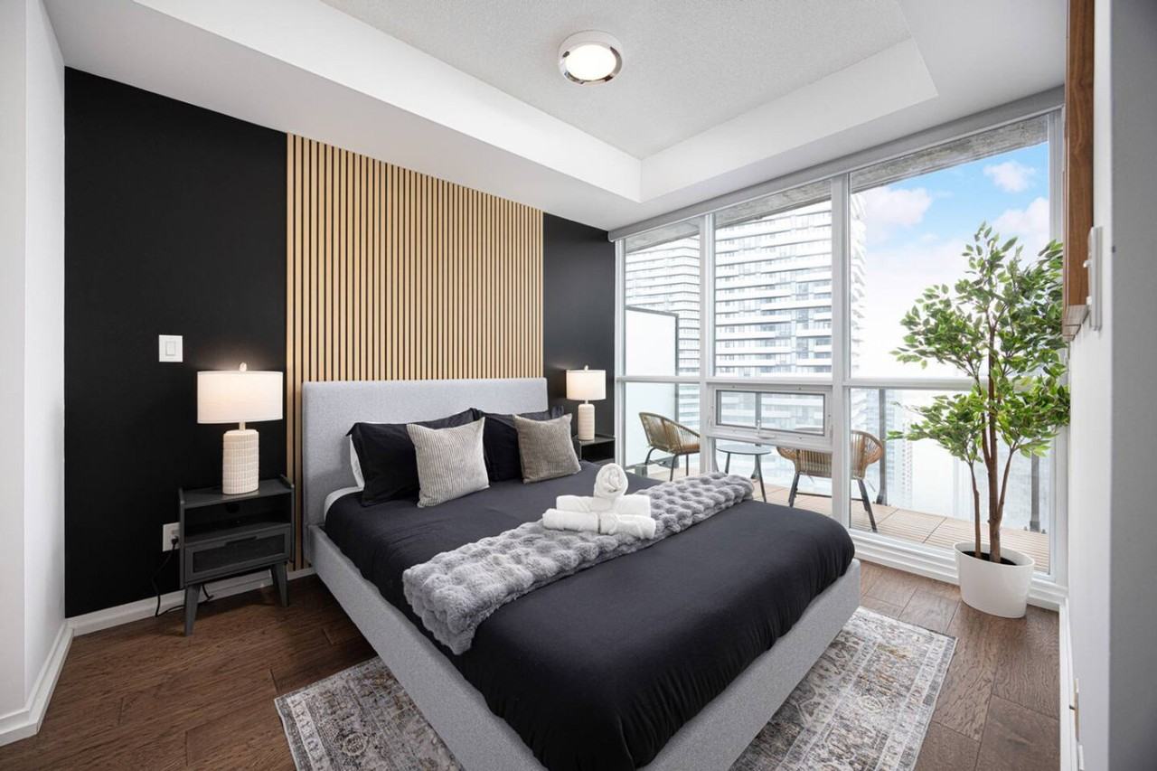 65 Bremner Blvd #1507082P - Photo 7 of 27