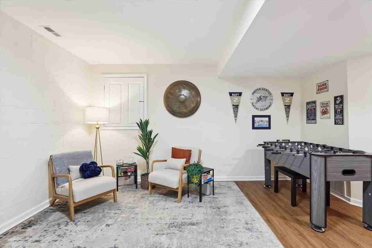 1025 Hanson St #1506228P - Photo 4 of 19