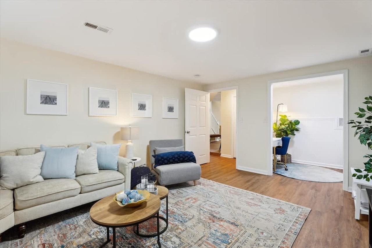 1025 Hanson St #1506228P - Photo 5 of 19