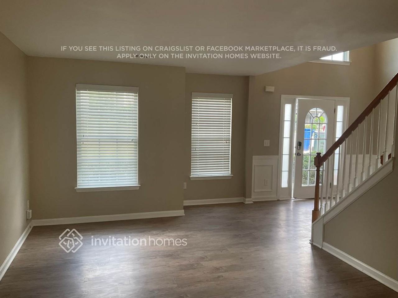 4444 Michael Jay St - Photo 4 of 16