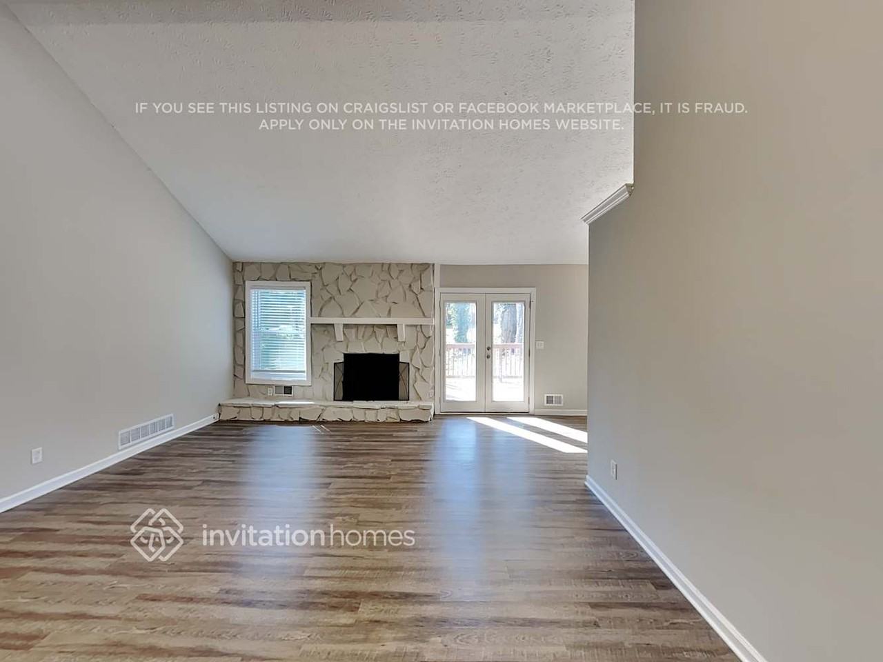 232 Rustic Ridge Dr Ne - Photo 2 of 19