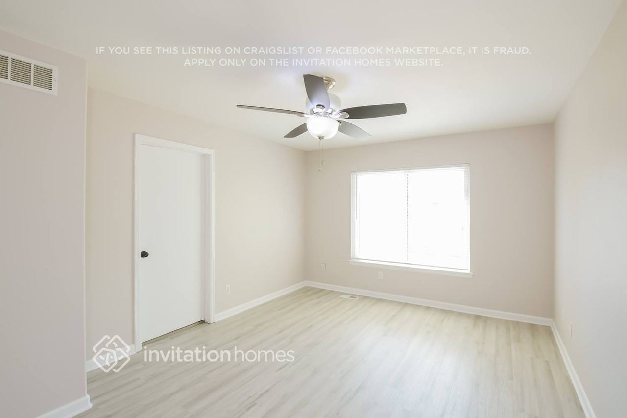 3538 S Ceylon Way - Photo 5 of 15