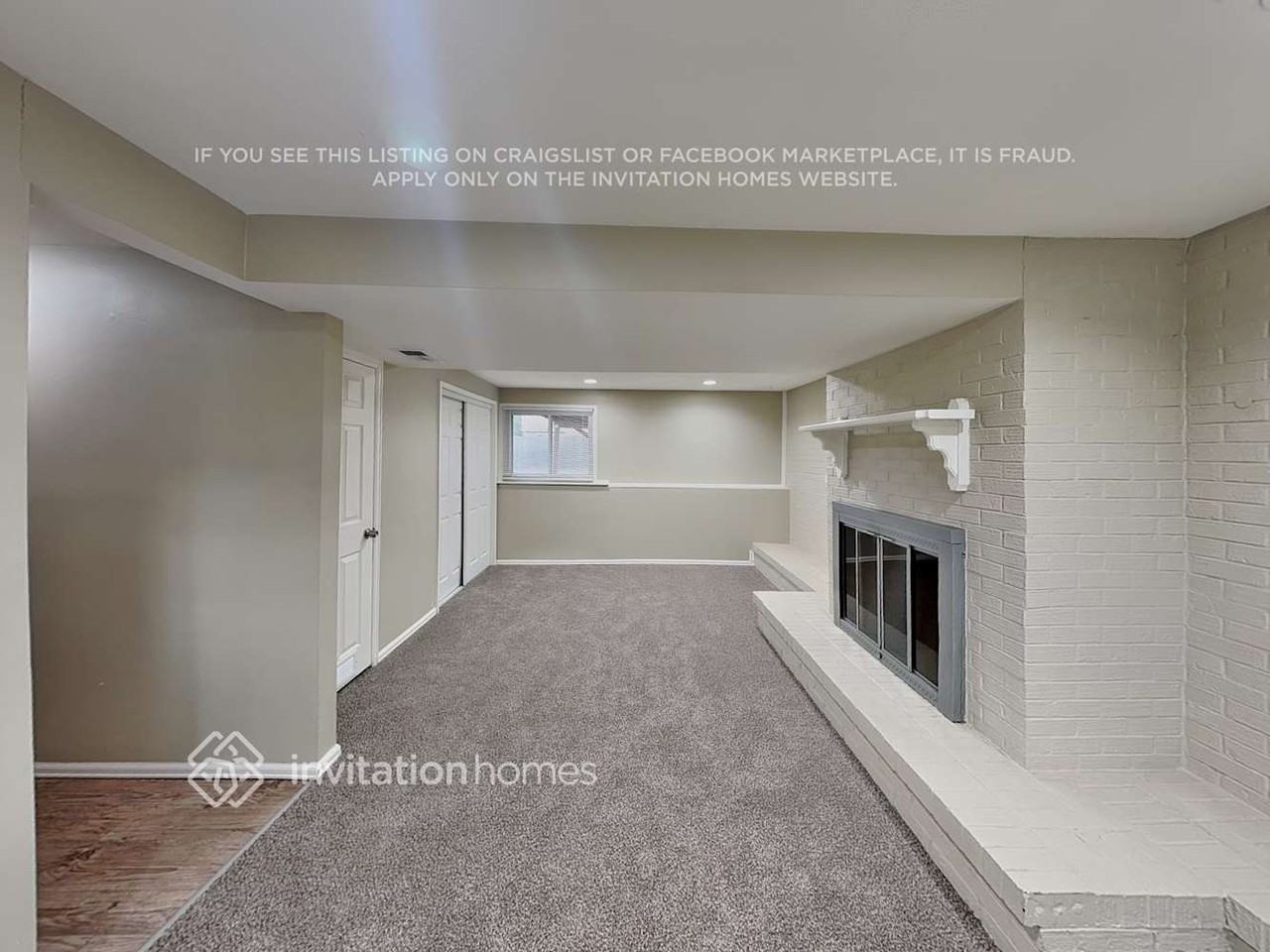10530 Pierson Cir - Photo 3 of 17