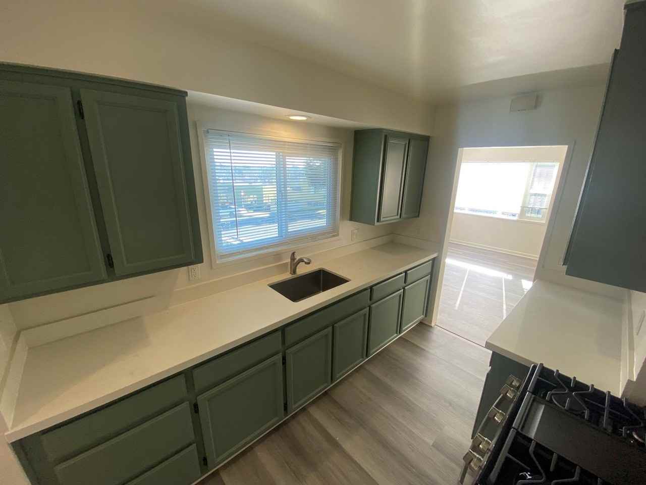 2545 Truman Ave - Photo 3 of 25