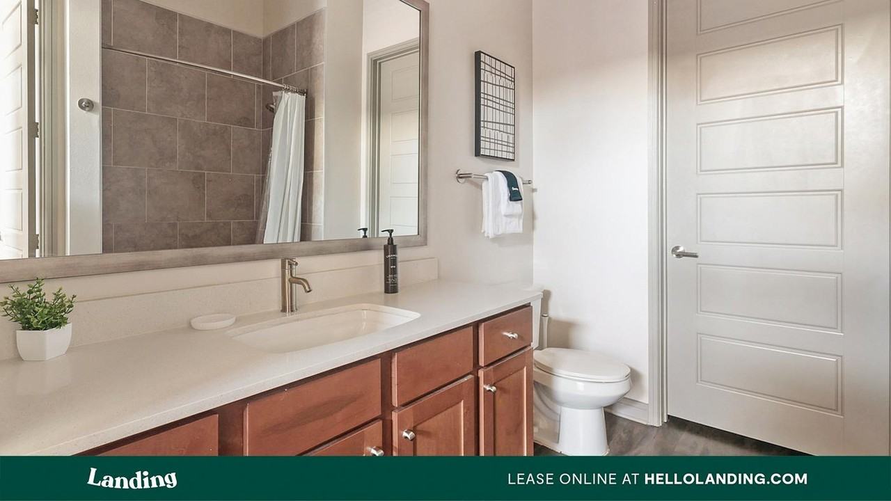 1711 Caroline - Photo 4 of 50