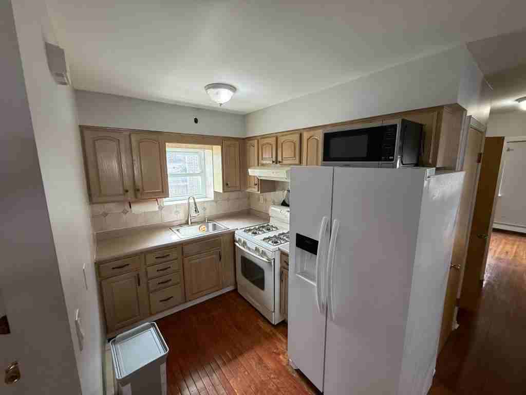 3615 Waldo Ave - Photo 5 of 11