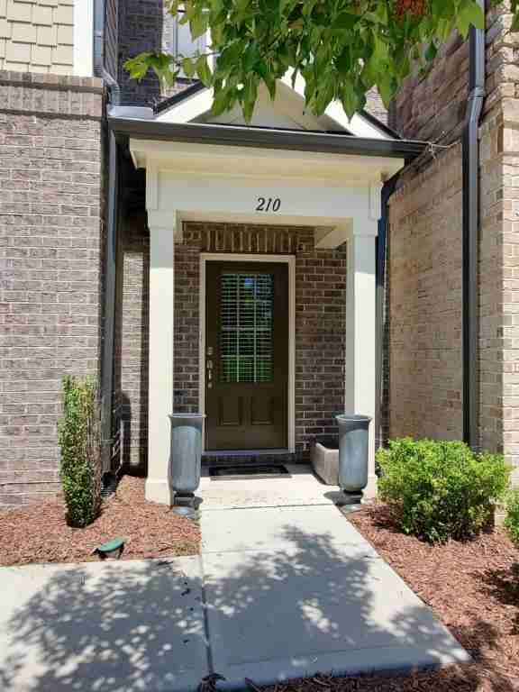 210 Daymire Glen Ln - Photo 2 of 28