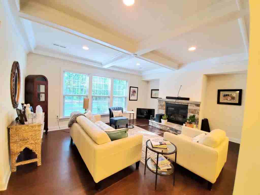 210 Daymire Glen Ln - Photo 4 of 28