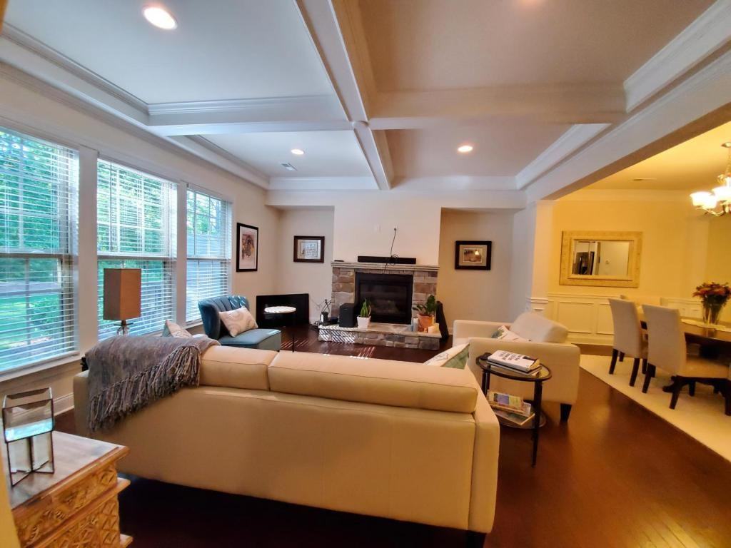 210 Daymire Glen Ln - Photo 5 of 28