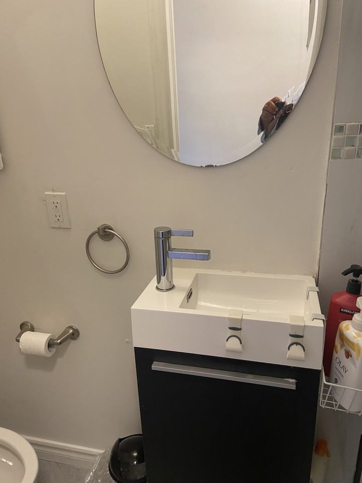 532 Bathurst Street - Photo 4 of 34