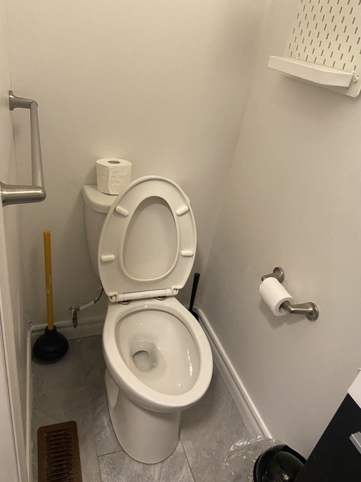 532 Bathurst Street - Photo 6 of 34