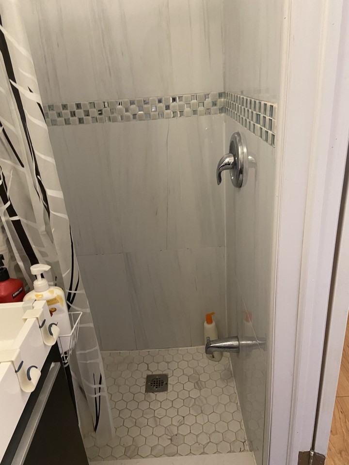 532 Bathurst Street - Photo 7 of 34