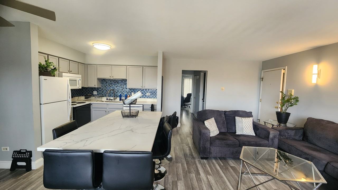 259 West Ct of Shorewood #2A - Photo 2 of 15