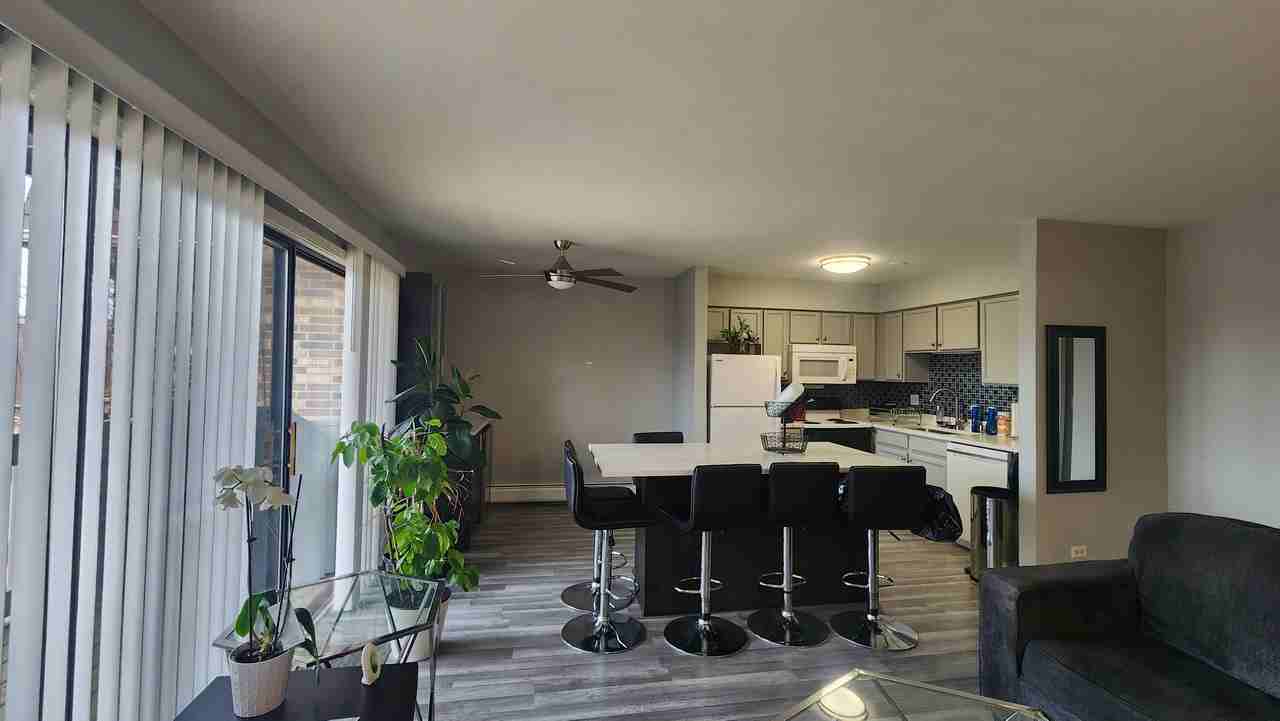 259 West Ct of Shorewood #2A - Photo 4 of 15