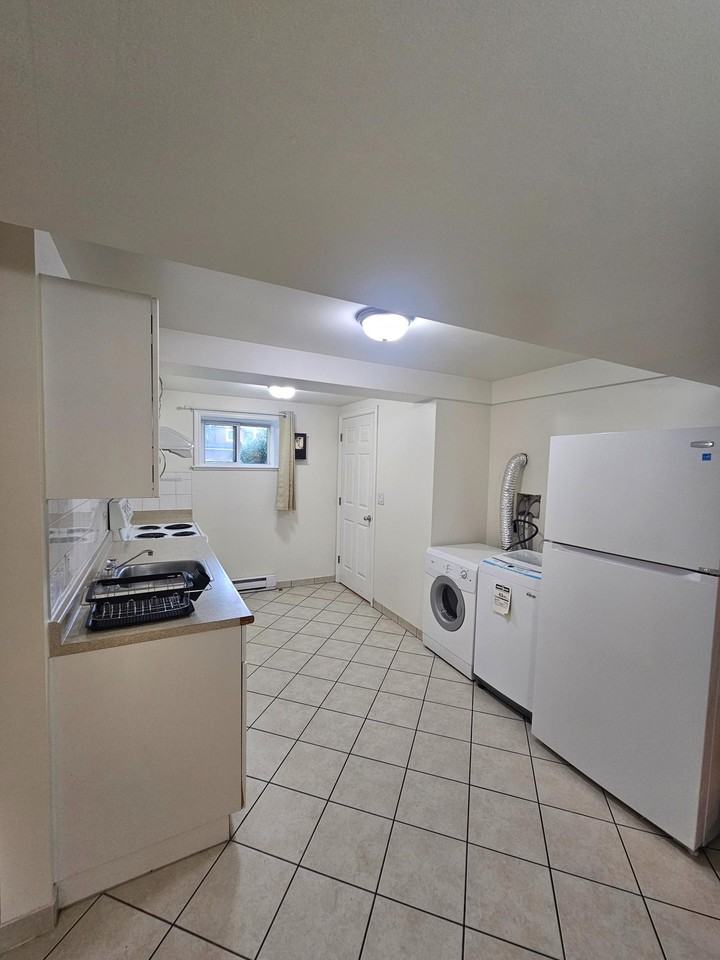 554 West 61st Avenue - Photo 5 of 16