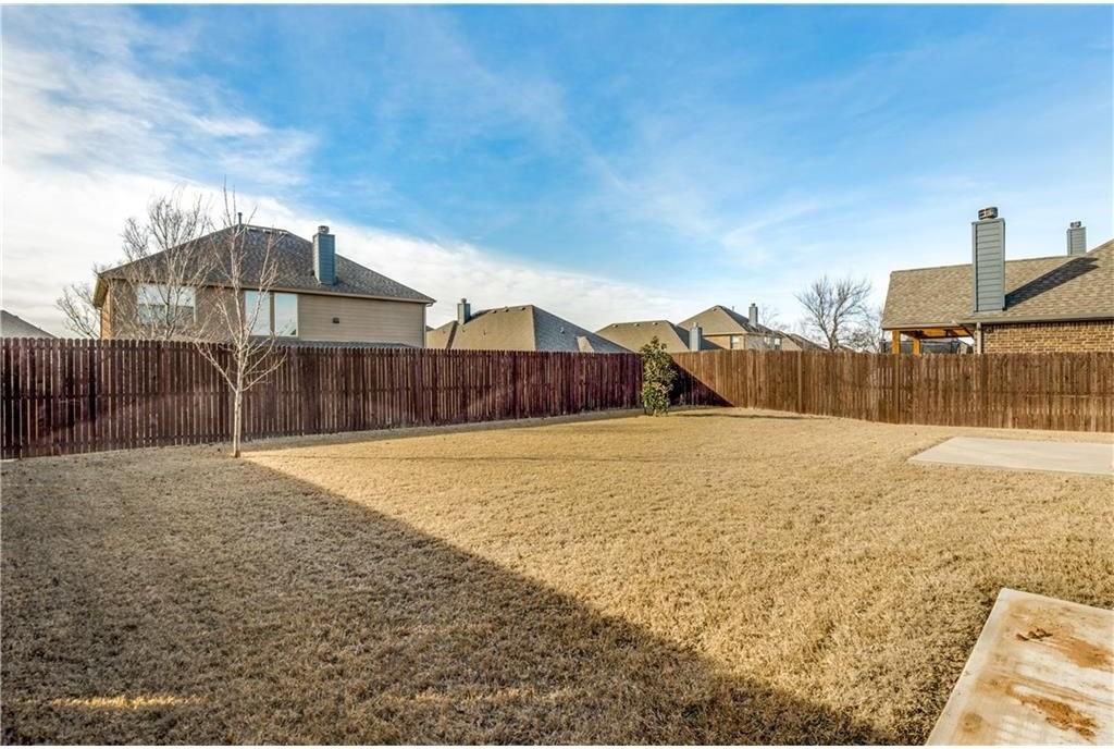 10105 Horseshoe Ln - Photo 4 of 25