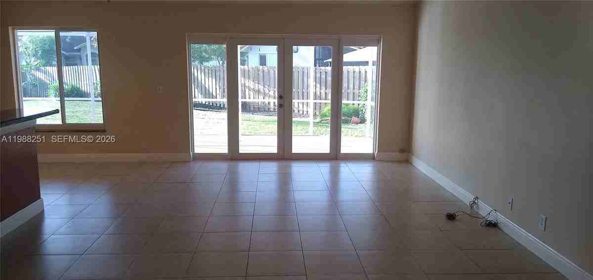 15013 Sw 10th St - Photo 2 of 9