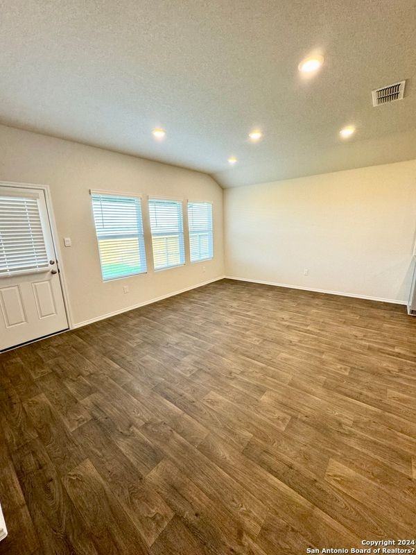 1721 James St - Photo 5 of 21