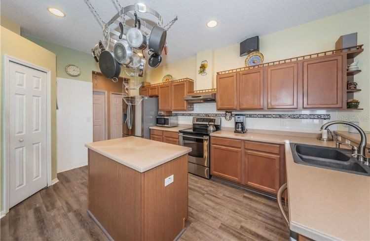 2647 Wood Pointe Dr - Photo 7 of 10