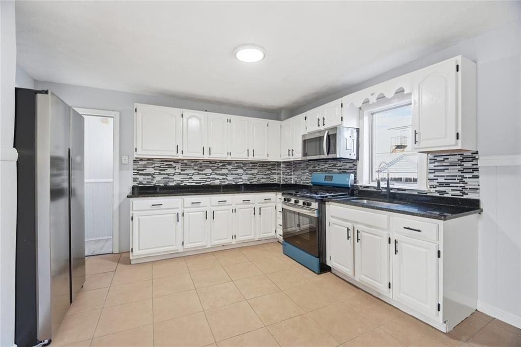 378 Juniper St ##1 - Photo 2 of 8