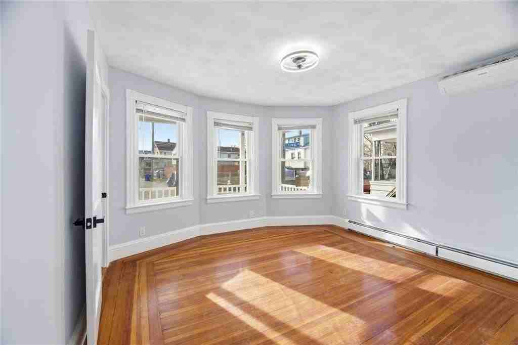 378 Juniper St ##1 - Photo 5 of 8