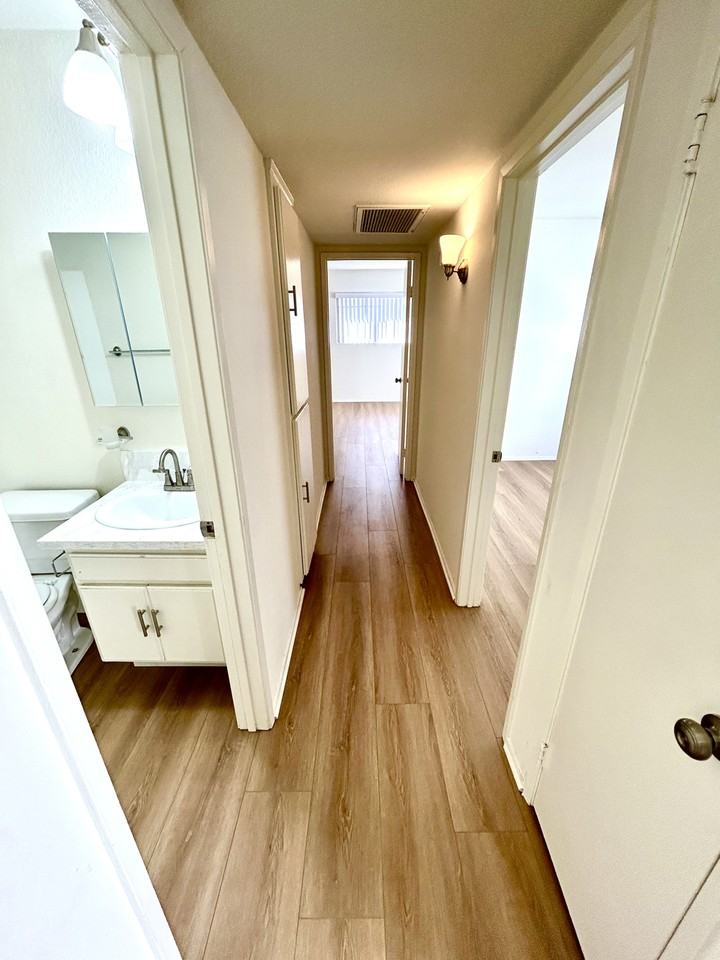 4319 Whitsett Ave - Photo 7 of 15