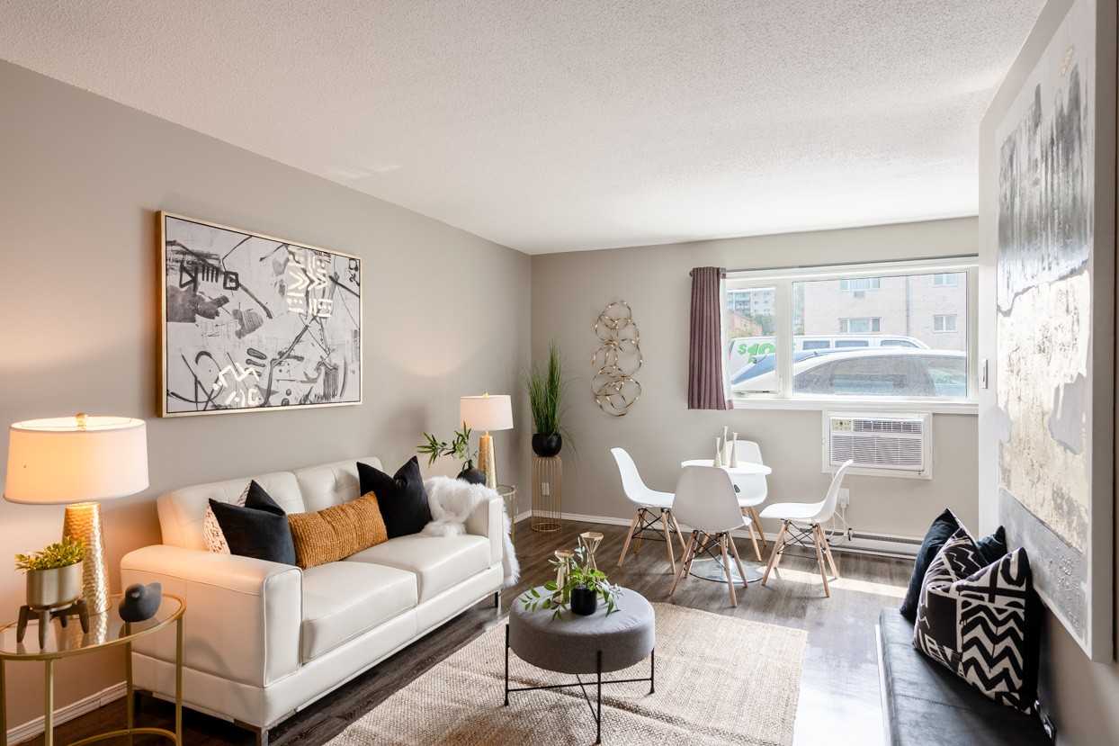 291 St. Anne's Road - Photo 7 of 32