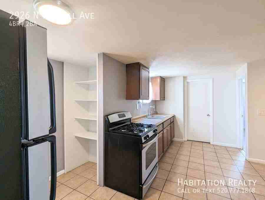 2926 N Tyndall Ave #1 - Photo 2 of 20