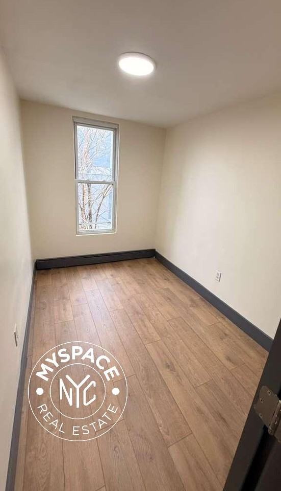 227 Thomas S Boyland St #2 - Photo 3 of 24