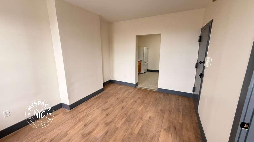 227 Thomas S Boyland St #2 - Photo 4 of 24