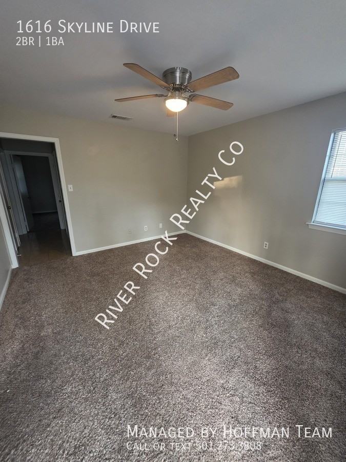 1616 Skyline Dr - Photo 2 of 7