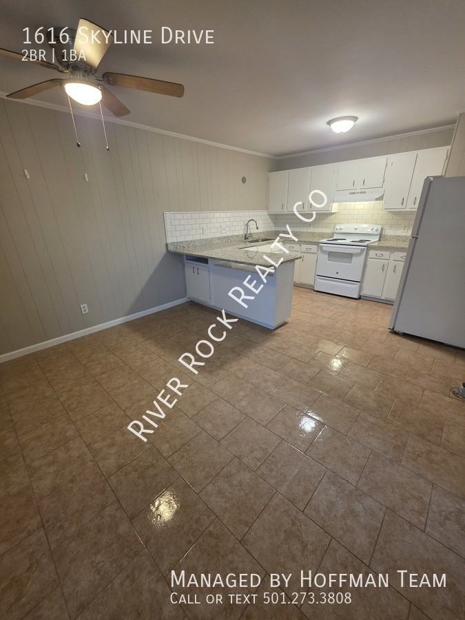 1616 Skyline Dr - Photo 3 of 7